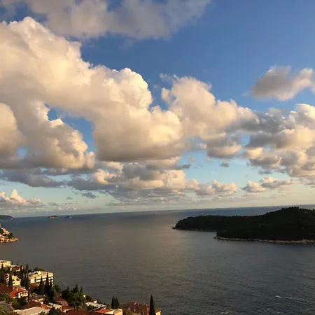 Spacious 2 Bedroom Luxeview- Oldtownview, 10min To Town Lägenhet Dubrovnik