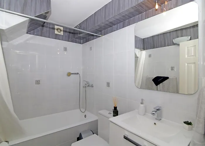 Spacious 2 Bedroom Luxeview- Oldtownview, 10min To Town Apartament