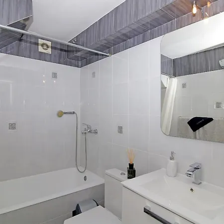 Spacious 2 Bedroom Luxeview- Oldtownview, 10min To Town شقة