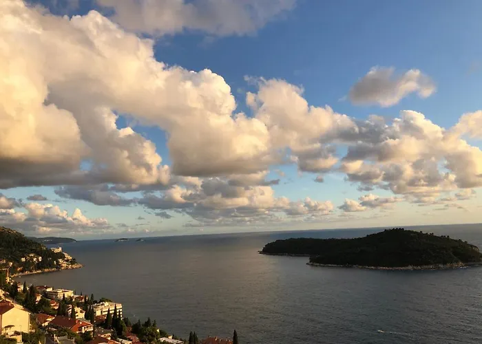 Spacious 2 Bedroom Luxeview- Oldtownview, 10min To Town Διαμέρισμα Ντουμπρόβνικ