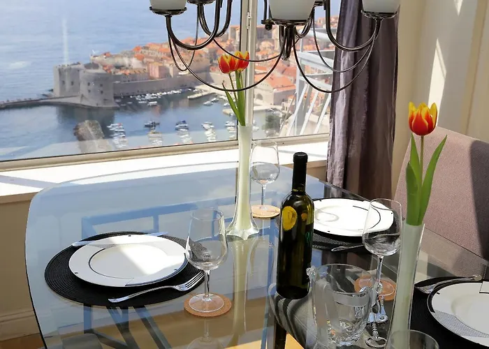 Διαμέρισμα Spacious 2 Bedroom Luxeview- Oldtownview, 10min To Town *