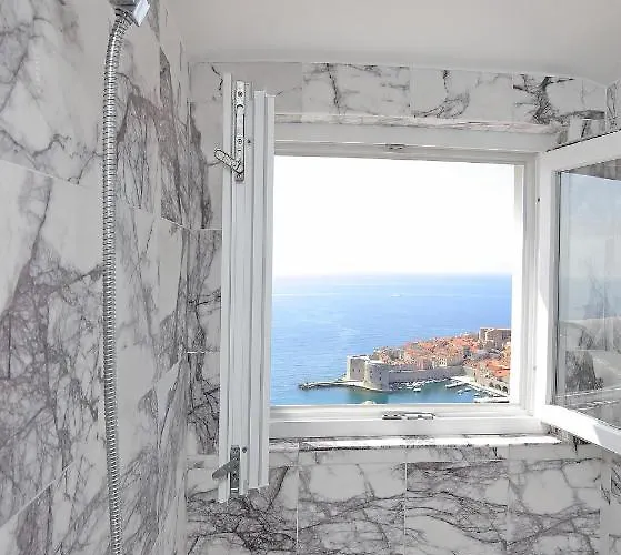 Spacious 2 Bedroom Luxeview- Oldtownview, 10min To Town Διαμέρισμα Ντουμπρόβνικ