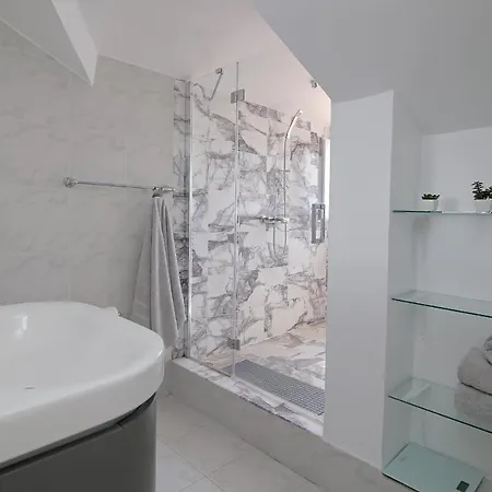 Spacious 2 Bedroom Luxeview- Oldtownview, 10min To Town 아파트 *