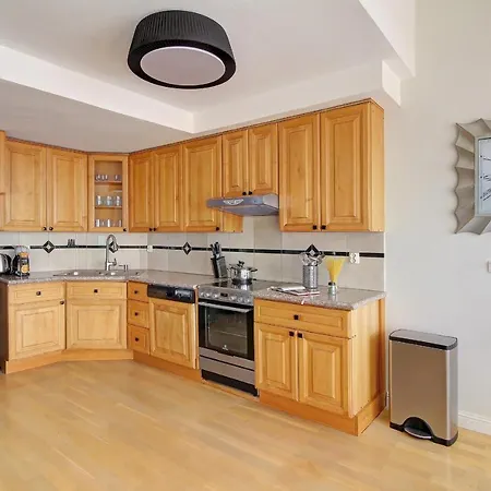 Spacious 2 Bedroom Luxeview- Oldtownview, 10min To Town